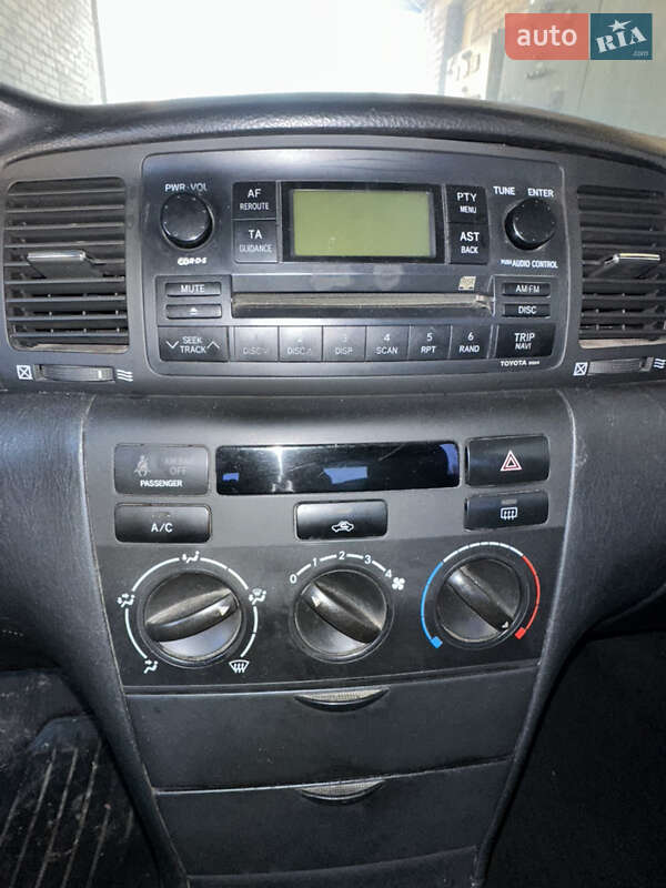 Седан Toyota Corolla 2005 в Києві