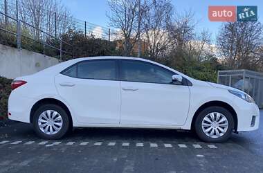Седан Toyota Corolla 2013 в Луцке