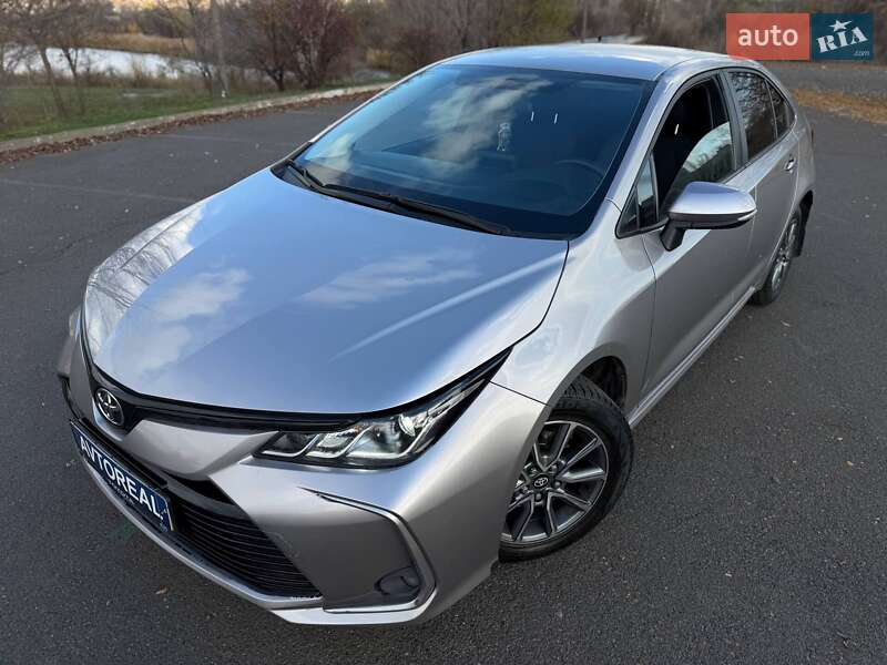 Седан Toyota Corolla 2020 в Кривом Роге