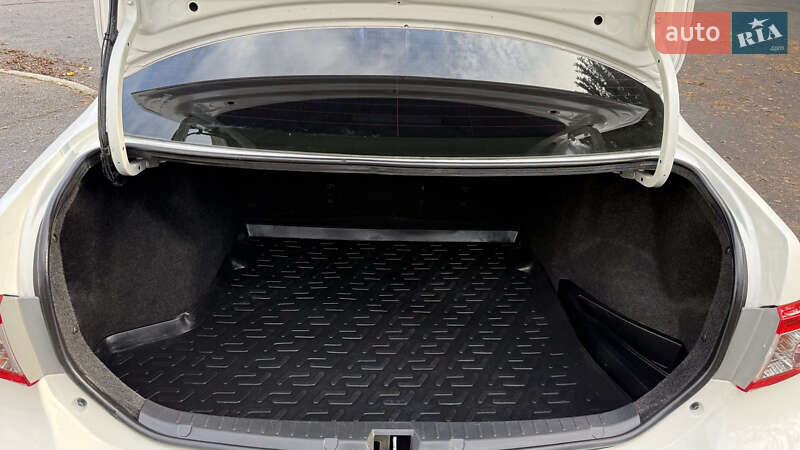 Седан Toyota Corolla 2012 в Желтых Водах фото 25 Седан Toyota Corolla 2012 в Желтых Водах