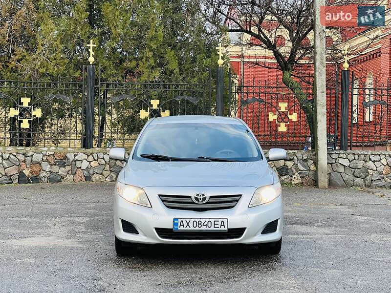 Седан Toyota Corolla 2009 в Харькове
