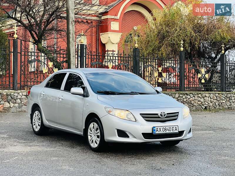 Седан Toyota Corolla 2009 в Харькове