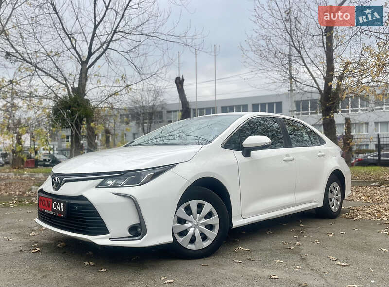 Седан Toyota Corolla 2020 в Києві