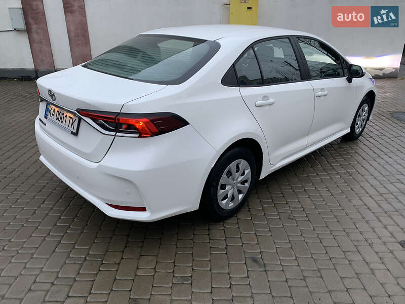 Седан Toyota Corolla 2021 в Киеве
