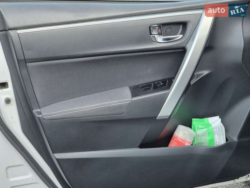 Седан Toyota Corolla 2015 в Харкові