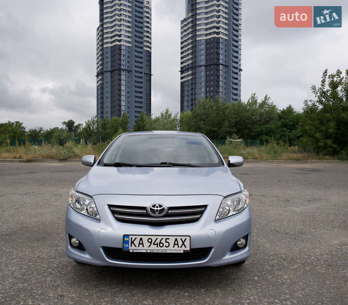 Седан Toyota Corolla 2008 в Киеве