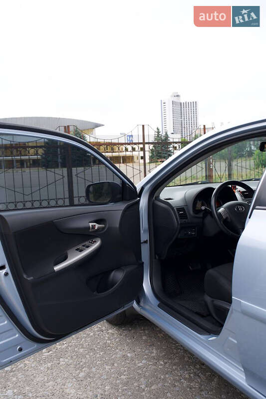 Седан Toyota Corolla 2008 в Киеве