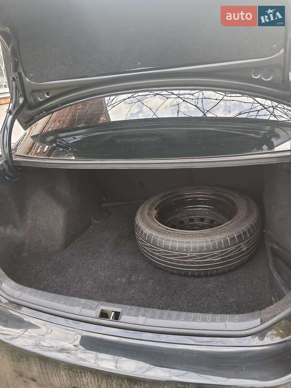 Седан Toyota Corolla 2011 в Полтаві