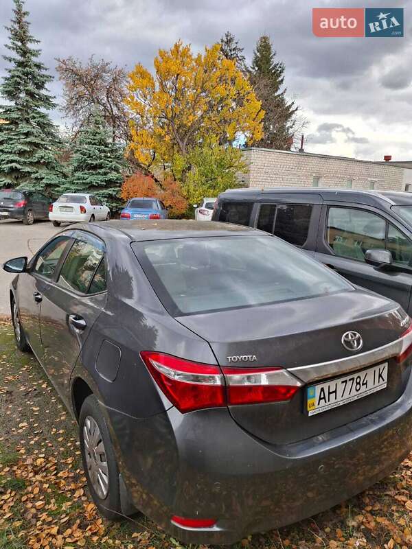 Седан Toyota Corolla 2013 в Вышгороде
