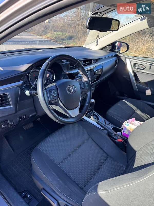 Седан Toyota Corolla 2014 в Кременчуге фото 7 Седан Toyota Corolla 2014 в Кременчуге