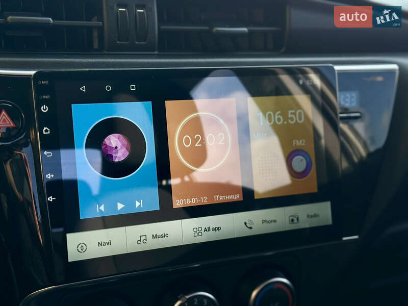 Седан Toyota Corolla 2017 в Киеве