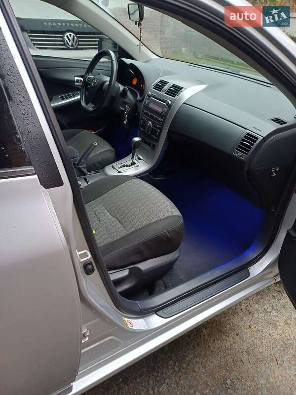 Седан Toyota Corolla 2011 в Львові