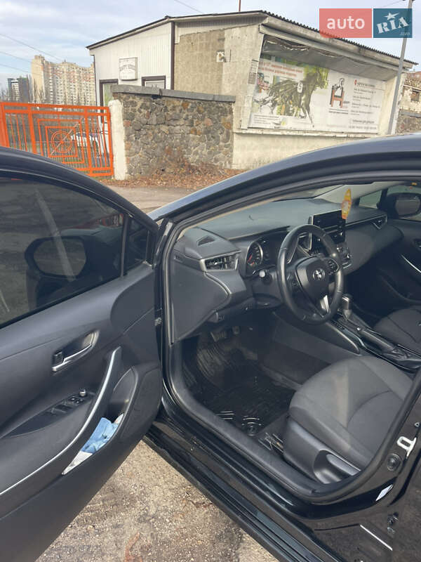 Седан Toyota Corolla 2019 в Киеве