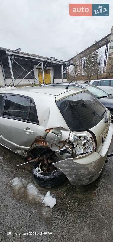 Хетчбек Toyota Corolla 2005 в Луцьку