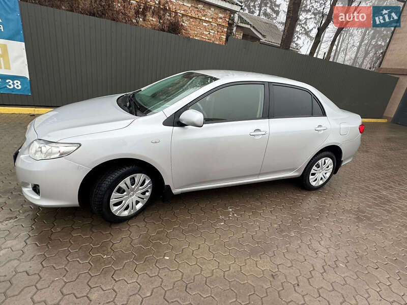 Седан Toyota Corolla 2008 в Жашківу