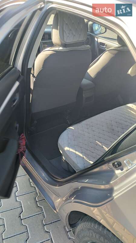 Седан Toyota Corolla 2018 в Кременчуці