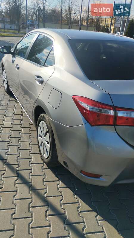 Седан Toyota Corolla 2018 в Кременчуці