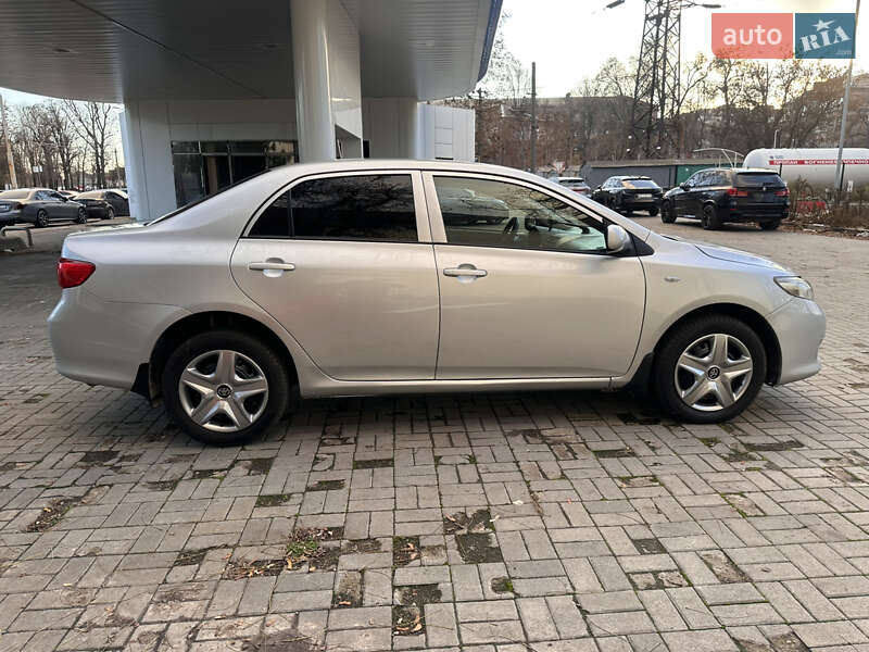 Седан Toyota Corolla 2007 в Днепре