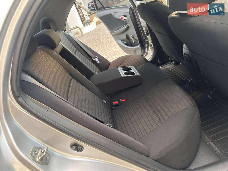 Седан Toyota Corolla 2007 в Днепре