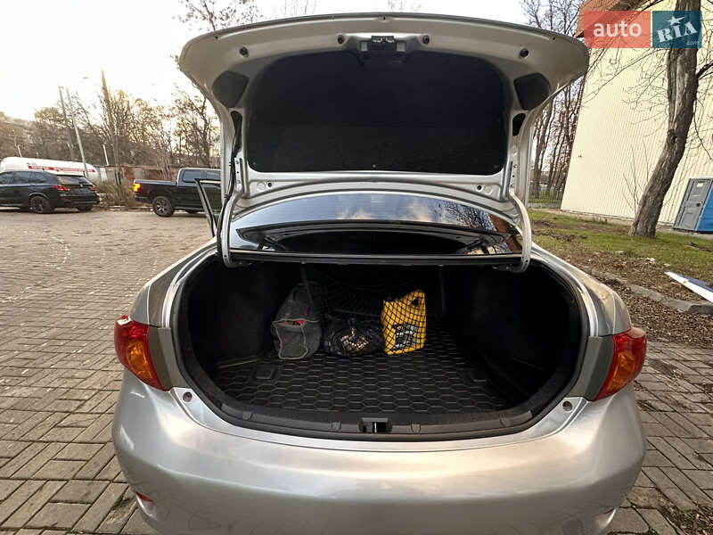 Седан Toyota Corolla 2007 в Днепре