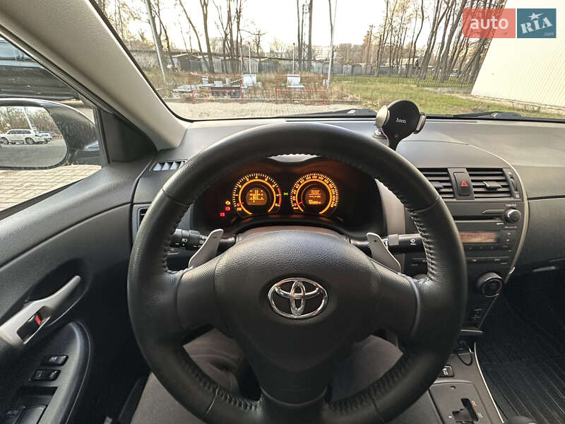 Седан Toyota Corolla 2007 в Днепре