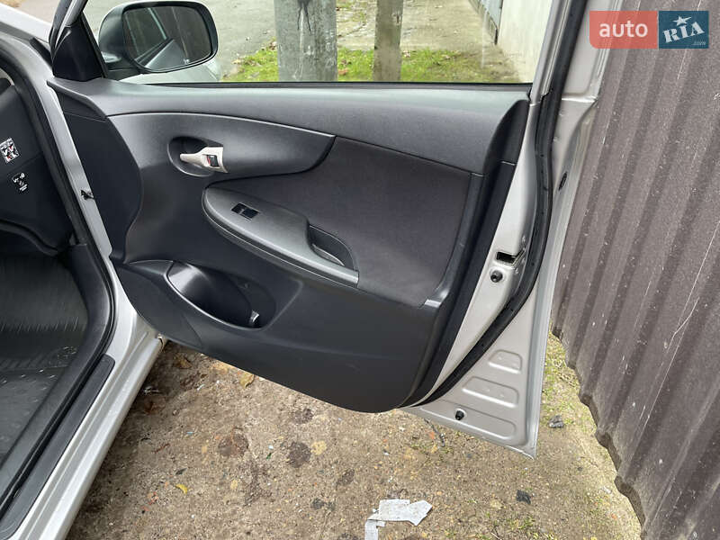 Седан Toyota Corolla 2008 в Києві