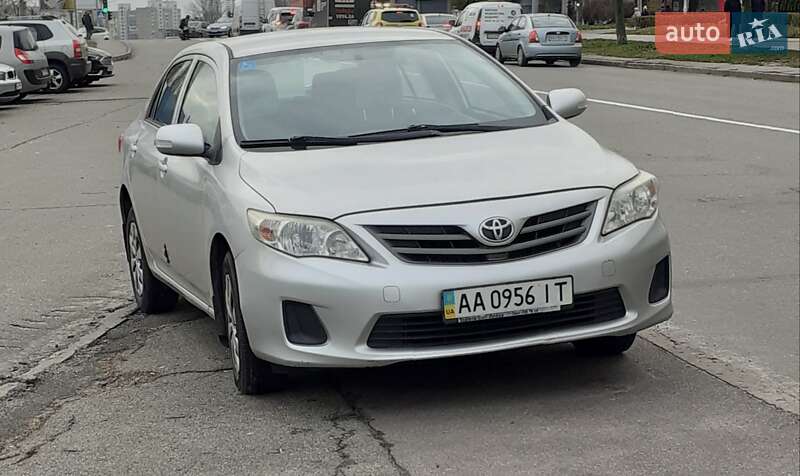 Седан Toyota Corolla 2010 в Києві