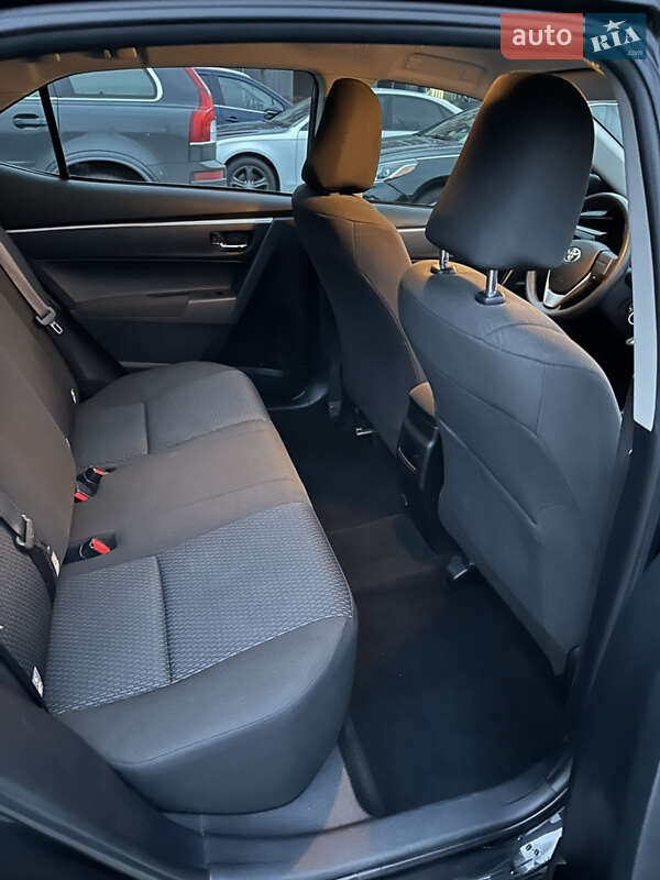 Седан Toyota Corolla 2014 в Києві