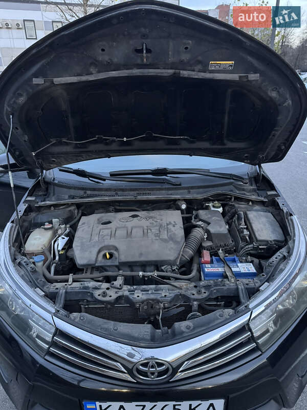 Седан Toyota Corolla 2014 в Києві