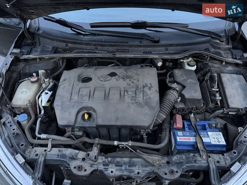 Седан Toyota Corolla 2014 в Києві