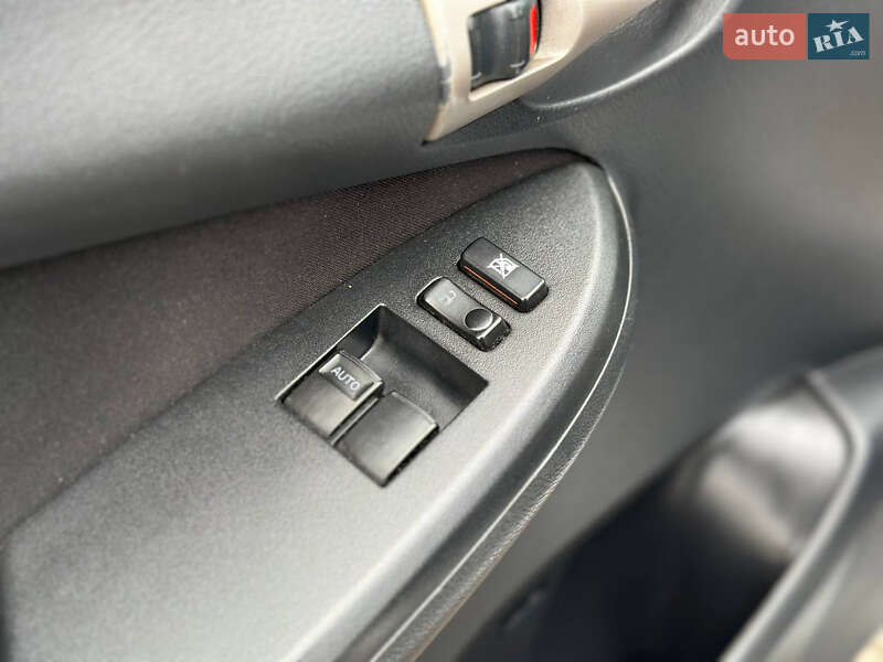 Седан Toyota Corolla 2007 в Дніпрі фото 17 Седан Toyota Corolla 2007 в Дніпрі