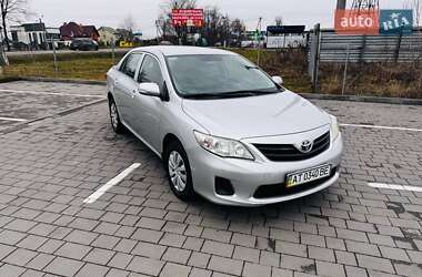 Седан Toyota Corolla 2012 в Івано-Франківську