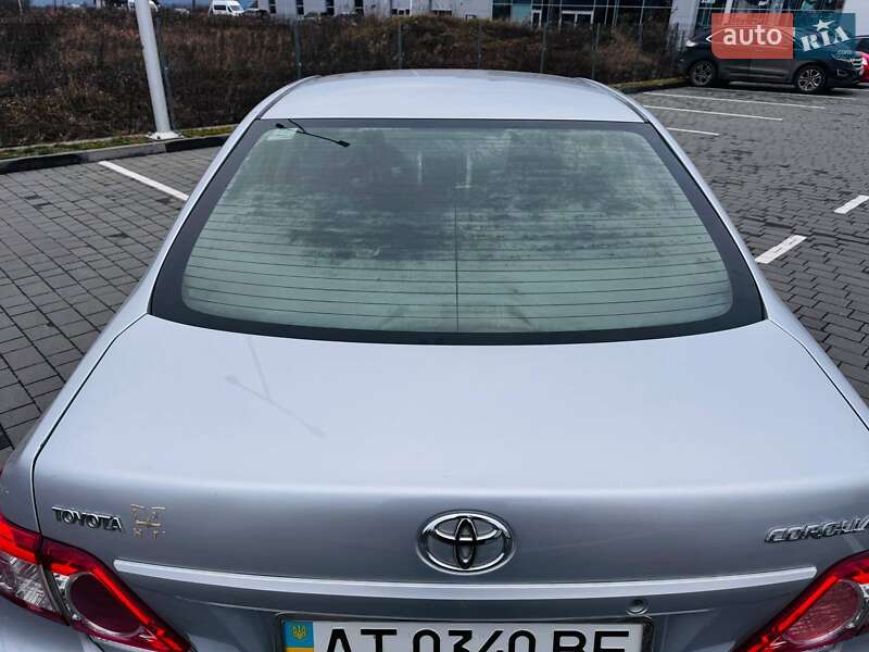 Седан Toyota Corolla 2012 в Ивано-Франковске