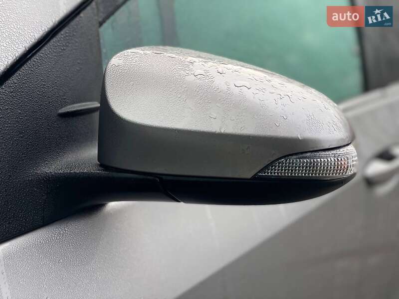 Седан Toyota Corolla 2017 в Киеве