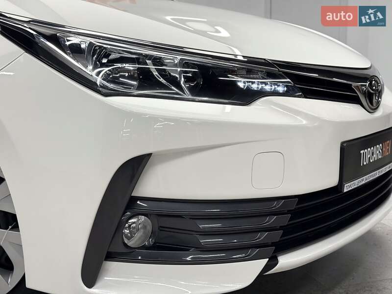 Седан Toyota Corolla 2017 в Києві