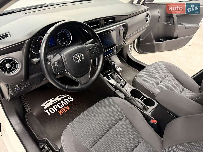 Седан Toyota Corolla 2017 в Києві