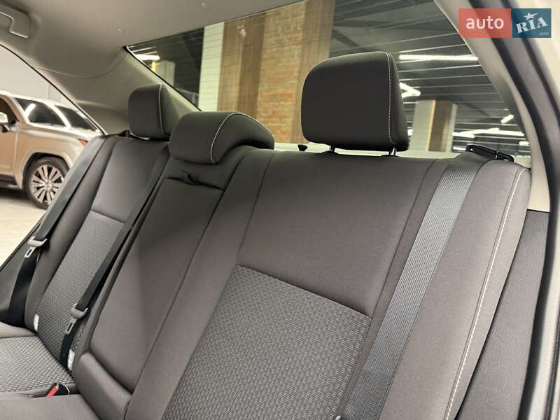 Седан Toyota Corolla 2017 в Києві