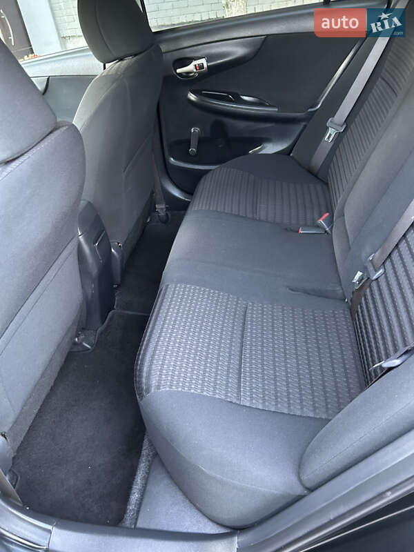 Седан Toyota Corolla 2008 в Дніпрі