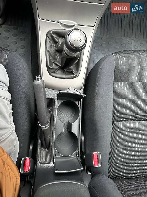 Седан Toyota Corolla 2008 в Києві