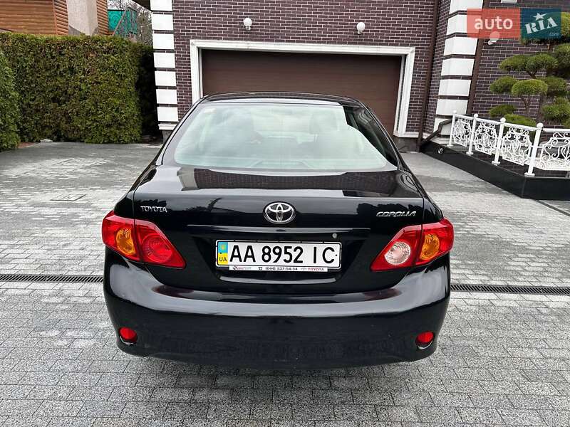 Седан Toyota Corolla 2008 в Києві