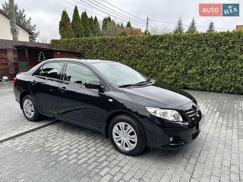 Седан Toyota Corolla 2008 в Києві