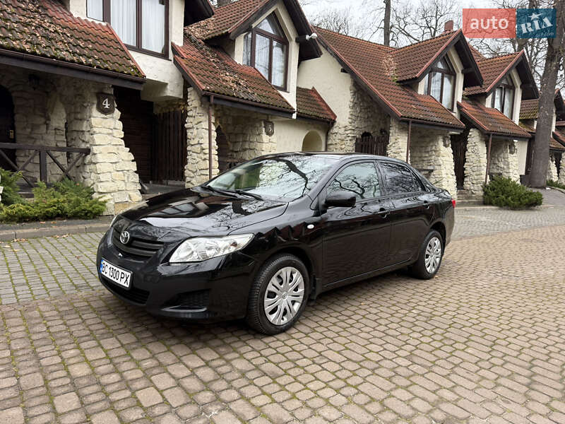 Седан Toyota Corolla 2008 в Львові