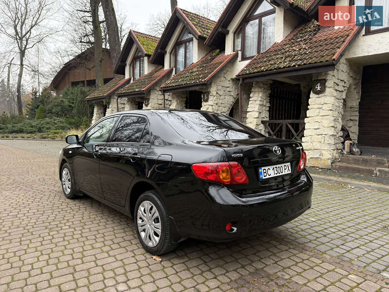 Седан Toyota Corolla 2008 в Львові