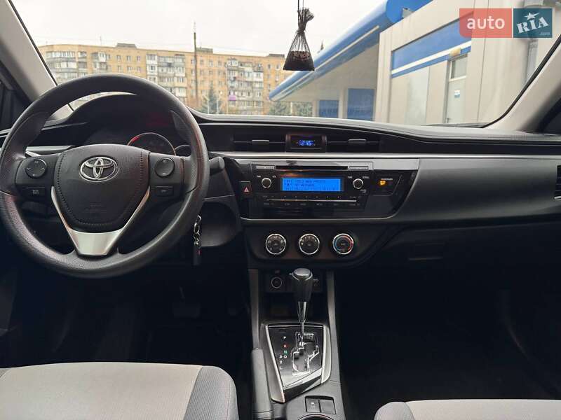 Седан Toyota Corolla 2015 в Одесі