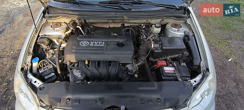 Хетчбек Toyota Corolla 2006 в Кам'янському