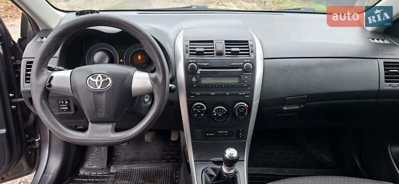 Седан Toyota Corolla 2012 в Нежине