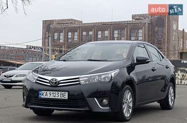 Седан Toyota Corolla 2013 в Києві