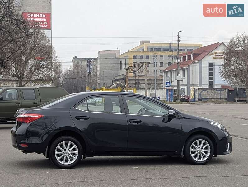 Седан Toyota Corolla 2013 в Києві
