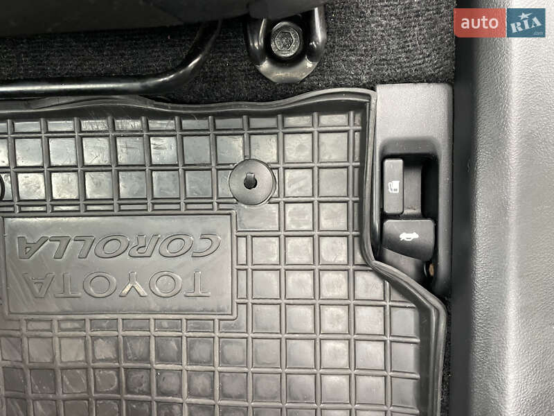 Седан Toyota Corolla 2012 в Киеве