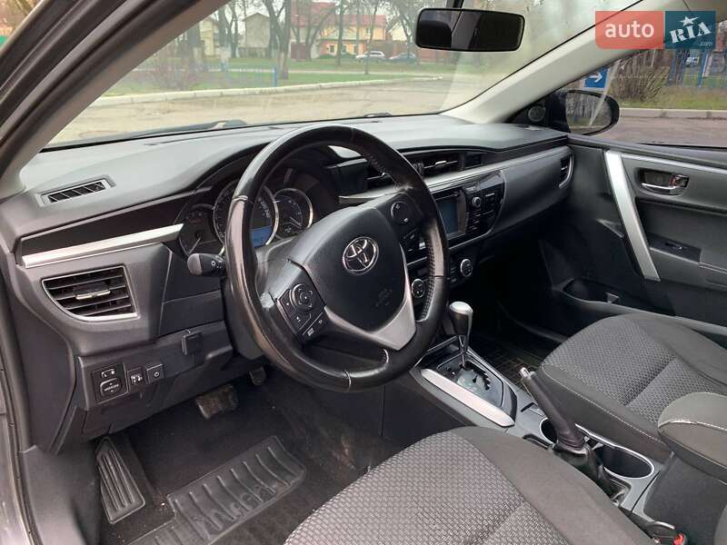 Седан Toyota Corolla 2016 в Николаеве